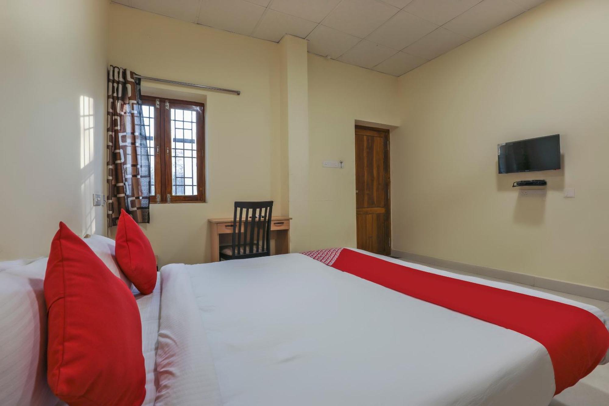 Hotel O Om Sakthi Hotel Pondicherry Exterior foto
