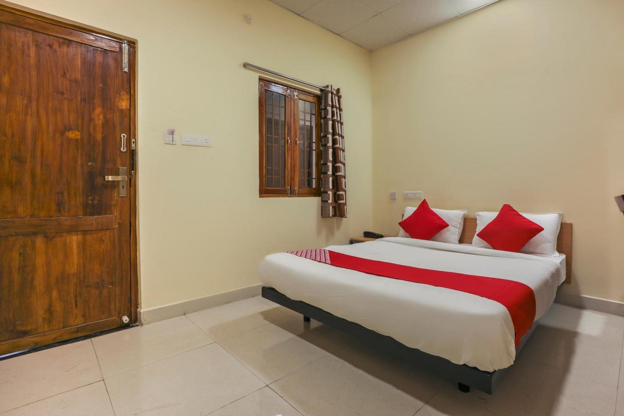 Hotel O Om Sakthi Hotel Pondicherry Exterior foto
