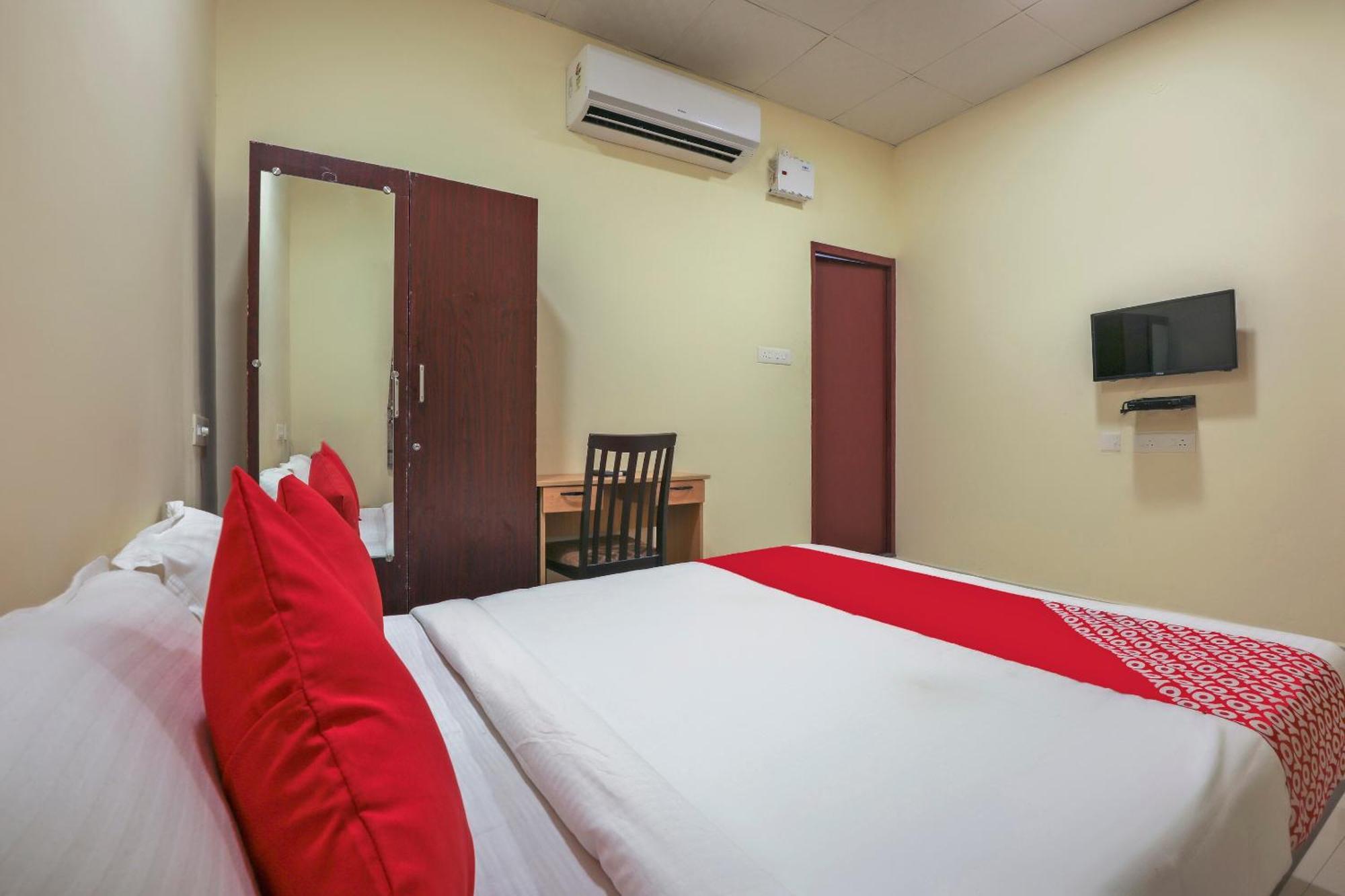 Hotel O Om Sakthi Hotel Pondicherry Exterior foto